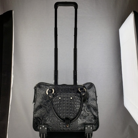 Raviani Swarovski Cross Rolling Bag Blk - Picture 5 of 7